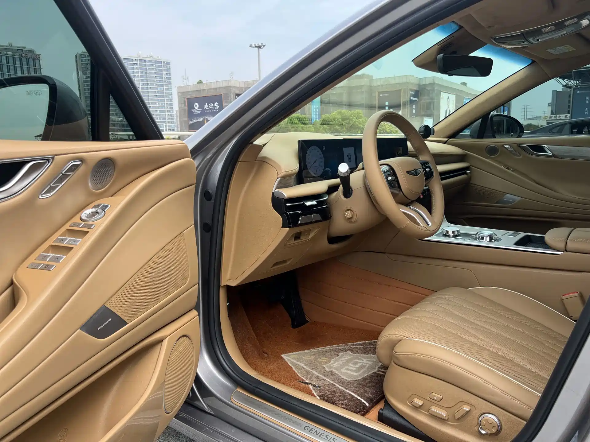 Фото 9 - Genesis G80