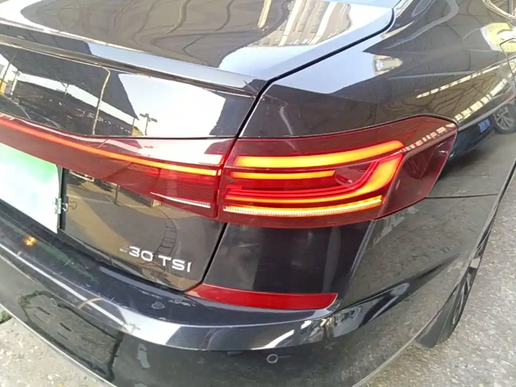 صورة 8 - Volkswagen Passat