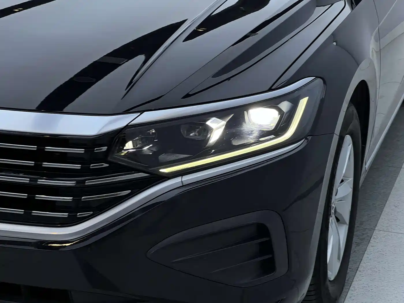 Volkswagen Passat 2022 280TSI Business Edition фото 7