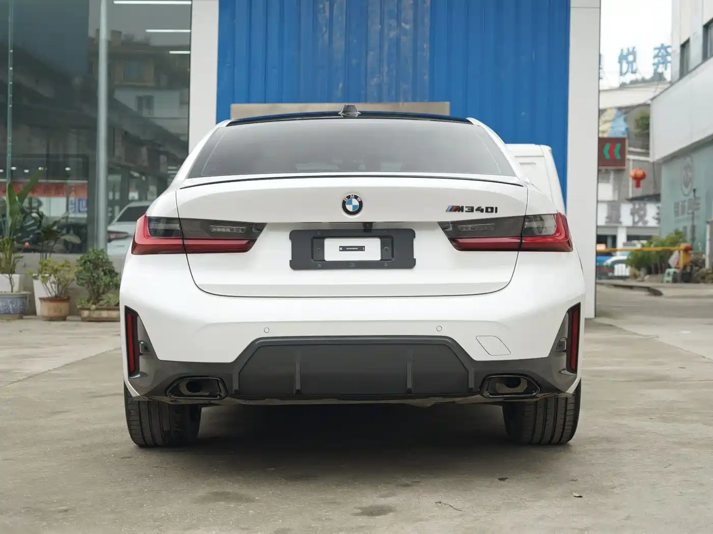 BMW 3 Series 2024 325Li M Sport Package фото 8