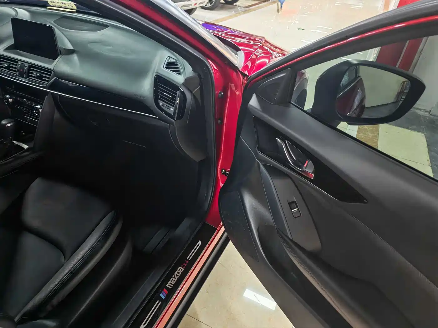Фото 8 - Mazda CX-4