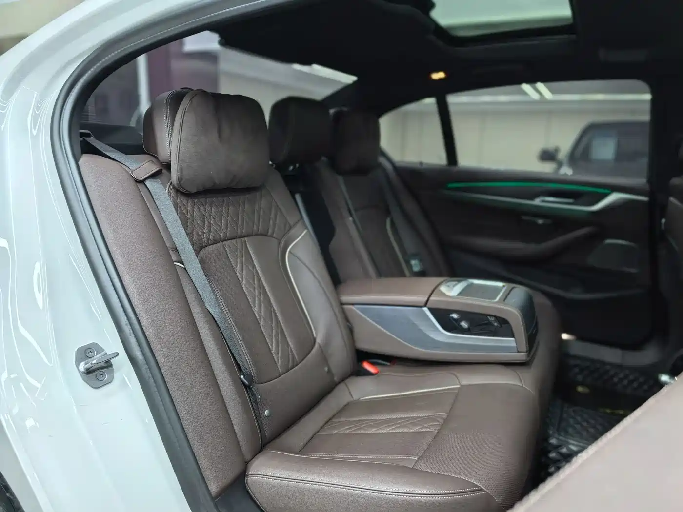 BMW 5 Series 2022 530Li Exclusive M Sport Package фото 26