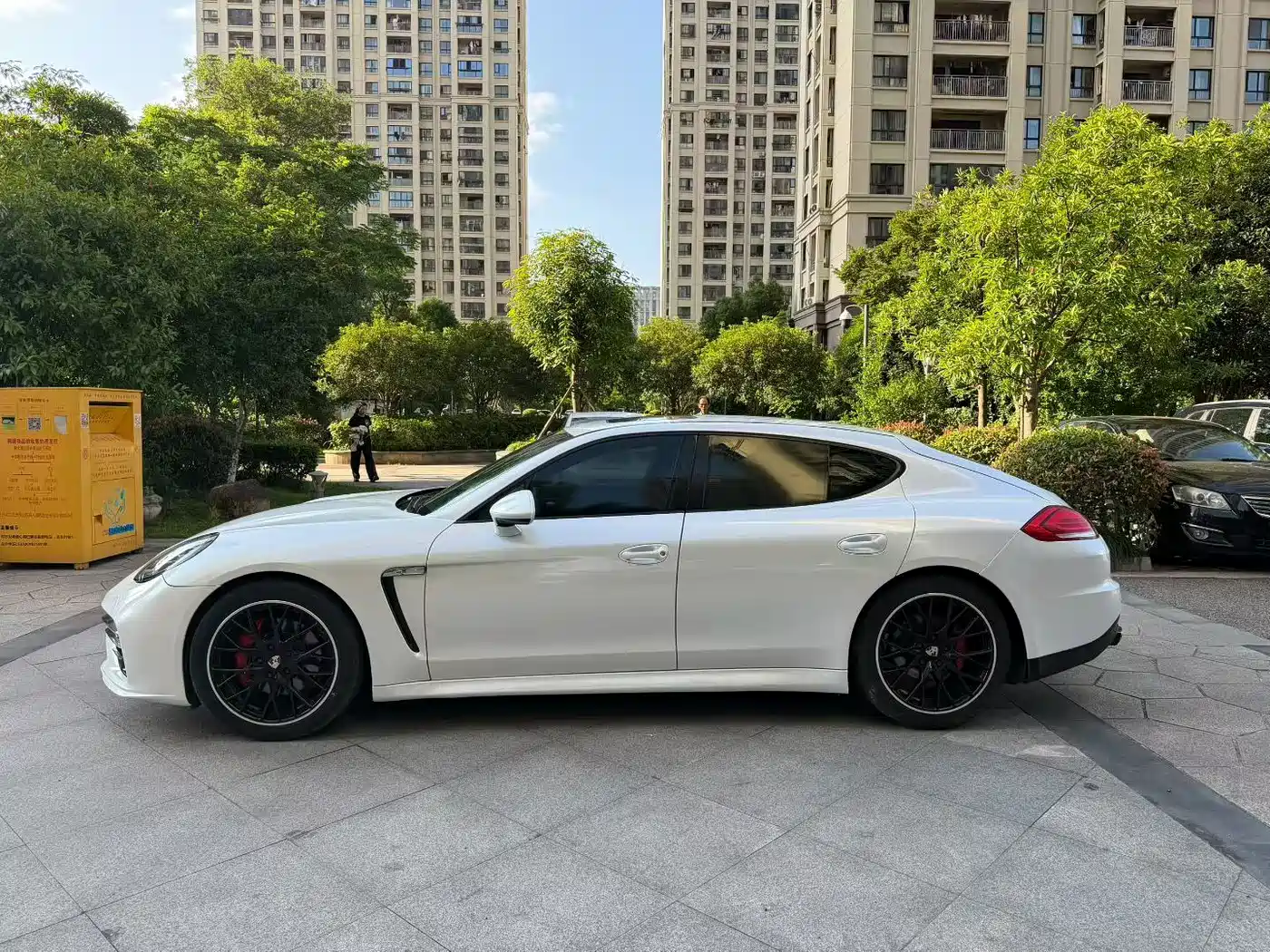 Porsche Panamera 2012 2013 Panamera 4 Platinum Edition 3.6L