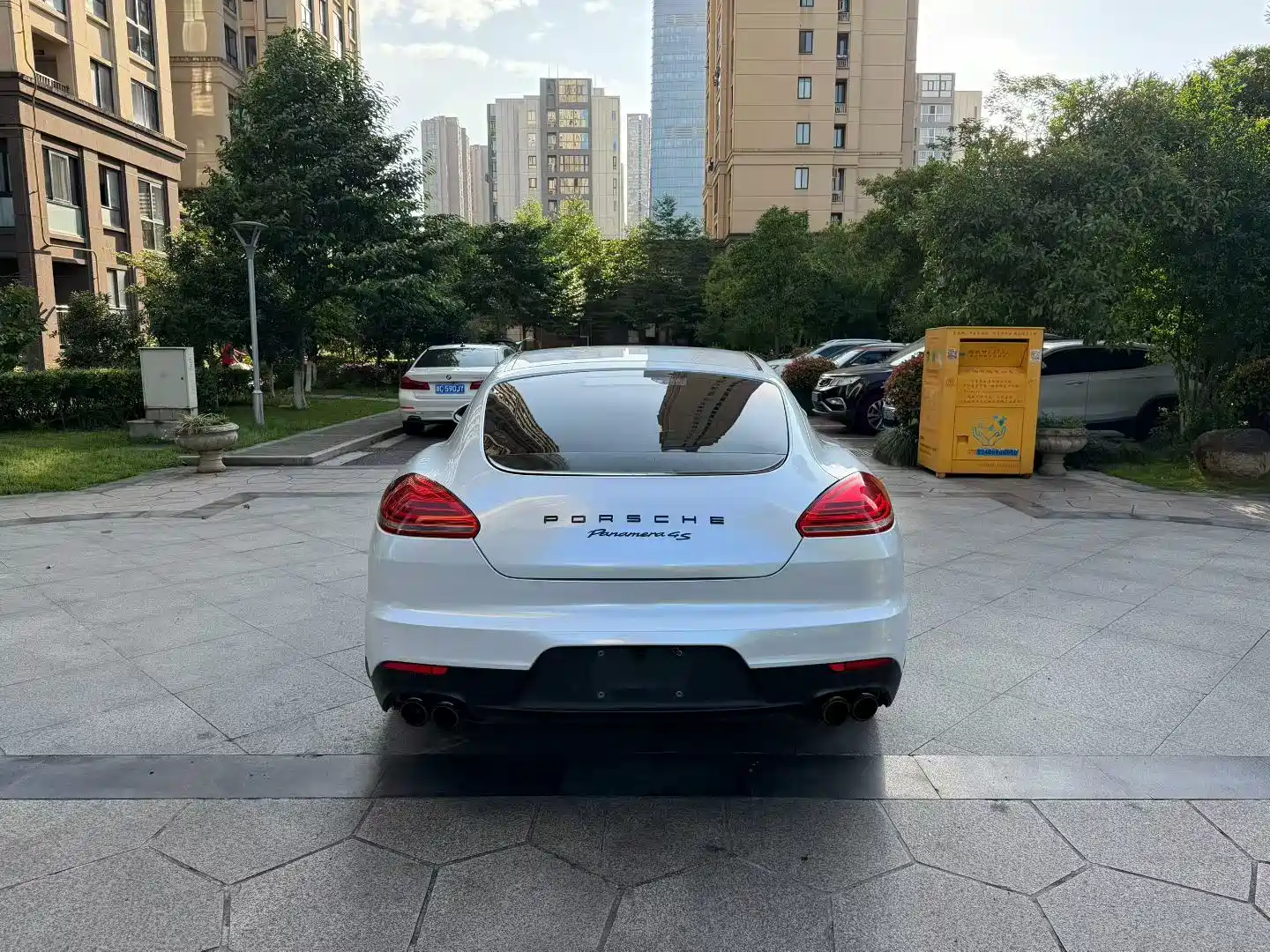 Photo 8 - Porsche Panamera
