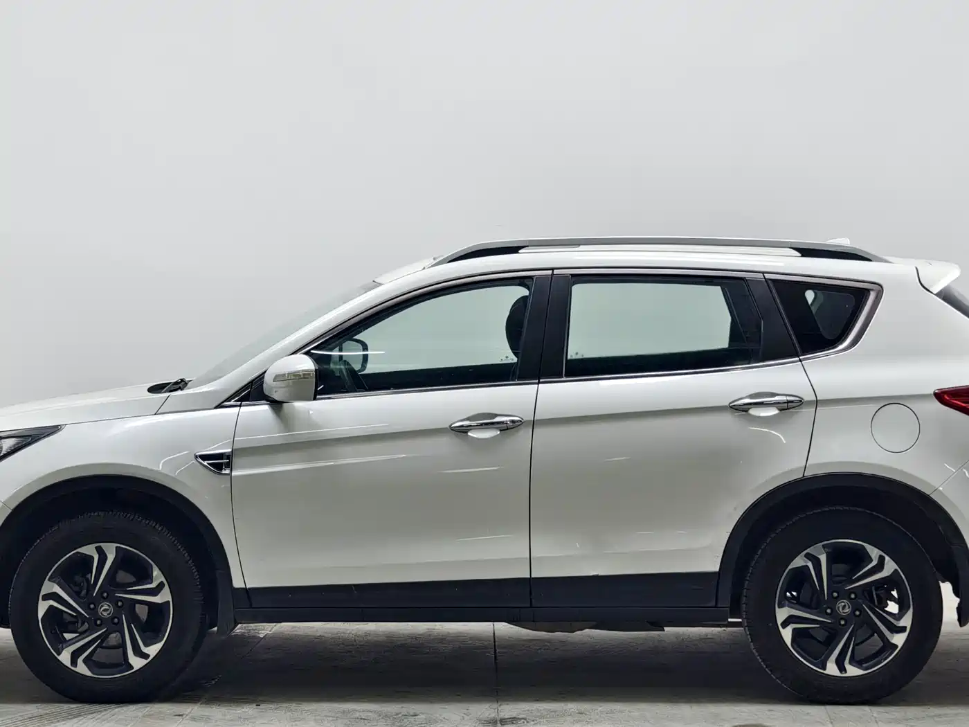 Dongfeng Aeolus Dongfeng Fengshen AX7 2016 2016 2.0L Automatic Smart Joy