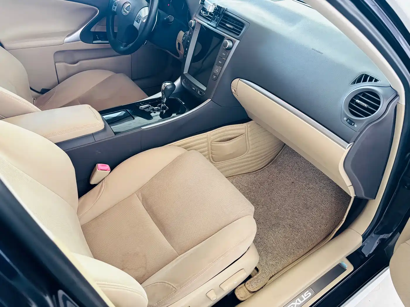 Lexus IS 2011 250 Sport фото 15