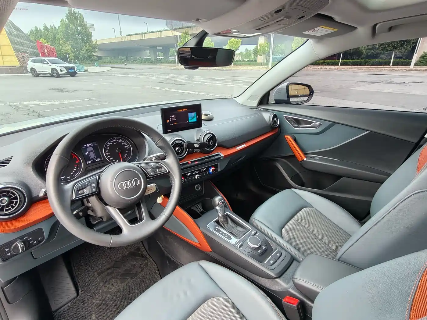 Photo 16 - Audi Q2L