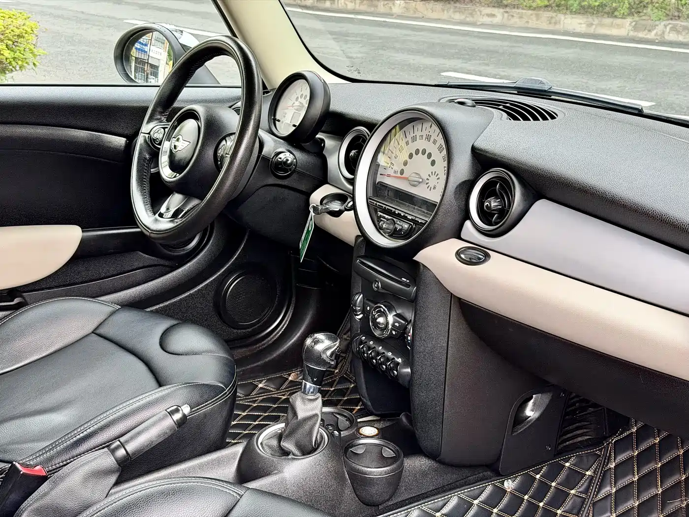 MINI MINI 2012 2011 1.6L COOPER Fun