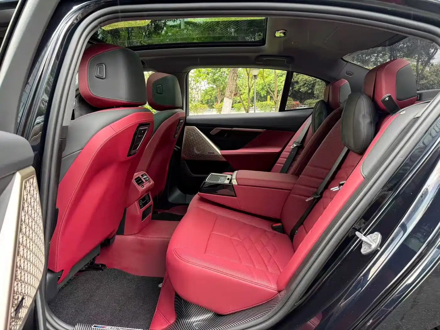 BMW 5 Series 2024 530Li Premium M Sport Package фото 8