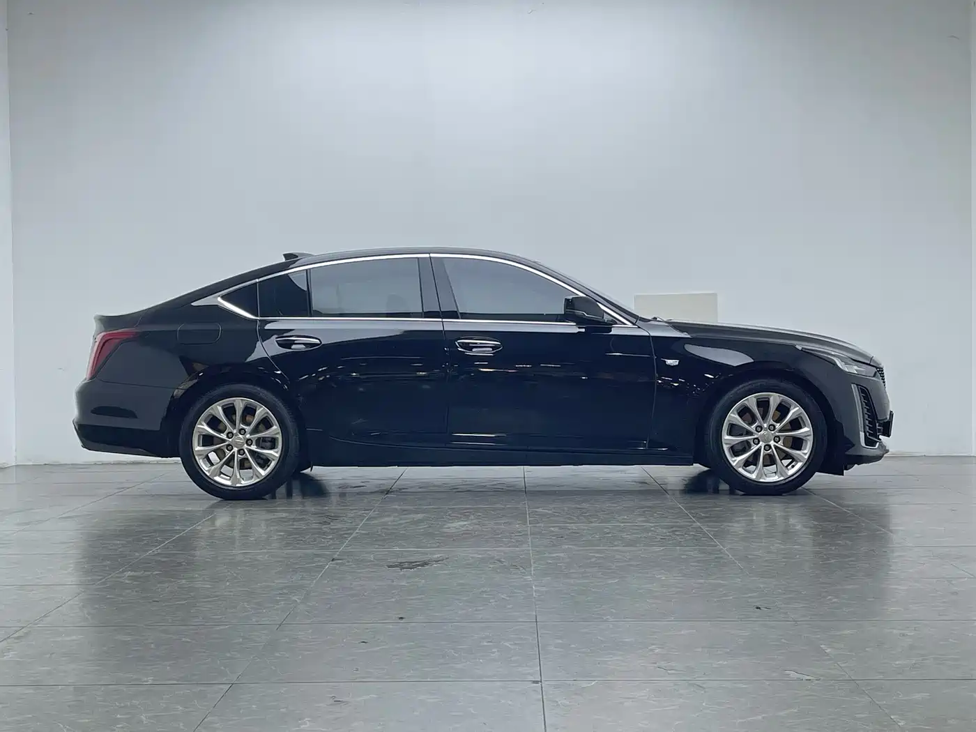 Фото 9 - Cadillac CT5