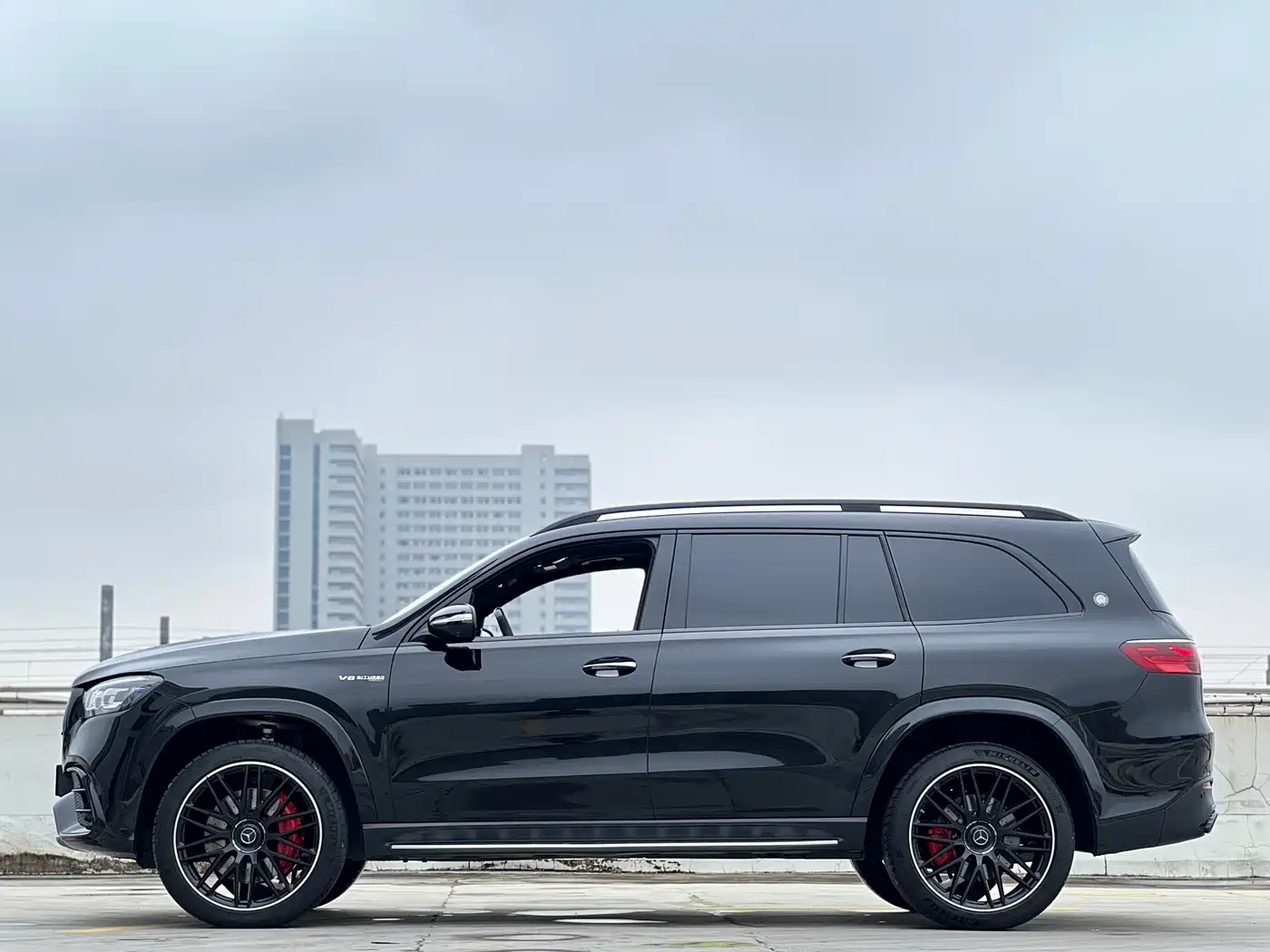 Mercedes-Benz GLS AMG 2024 AMG GLS 63 4MATIC+ фото 14