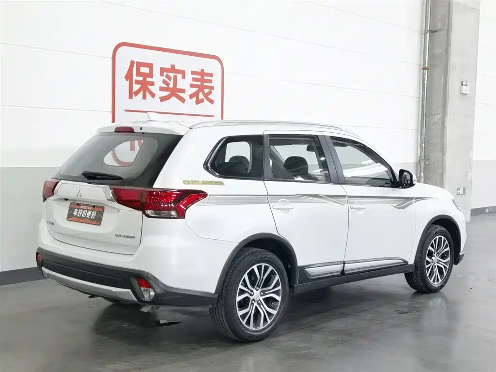 Mitsubishi Outlander 2018 2.0L 2WD Glory Edition 5-seater фото 2