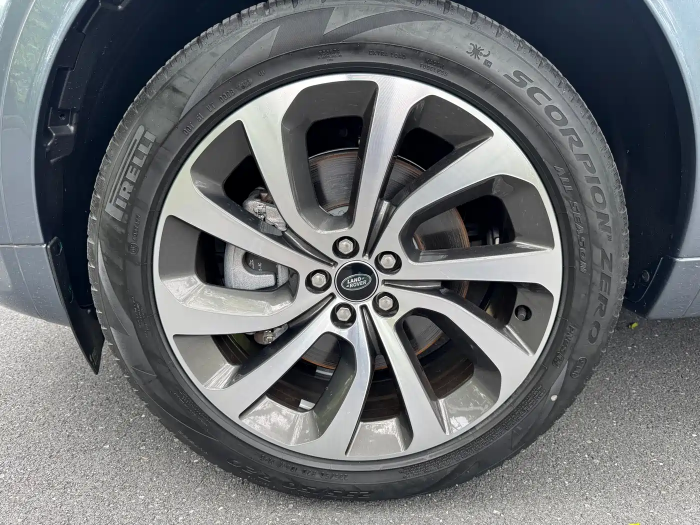 Land Rover Discovery Sport 2023 249PS R-Dynamic S Performance Version фото 23