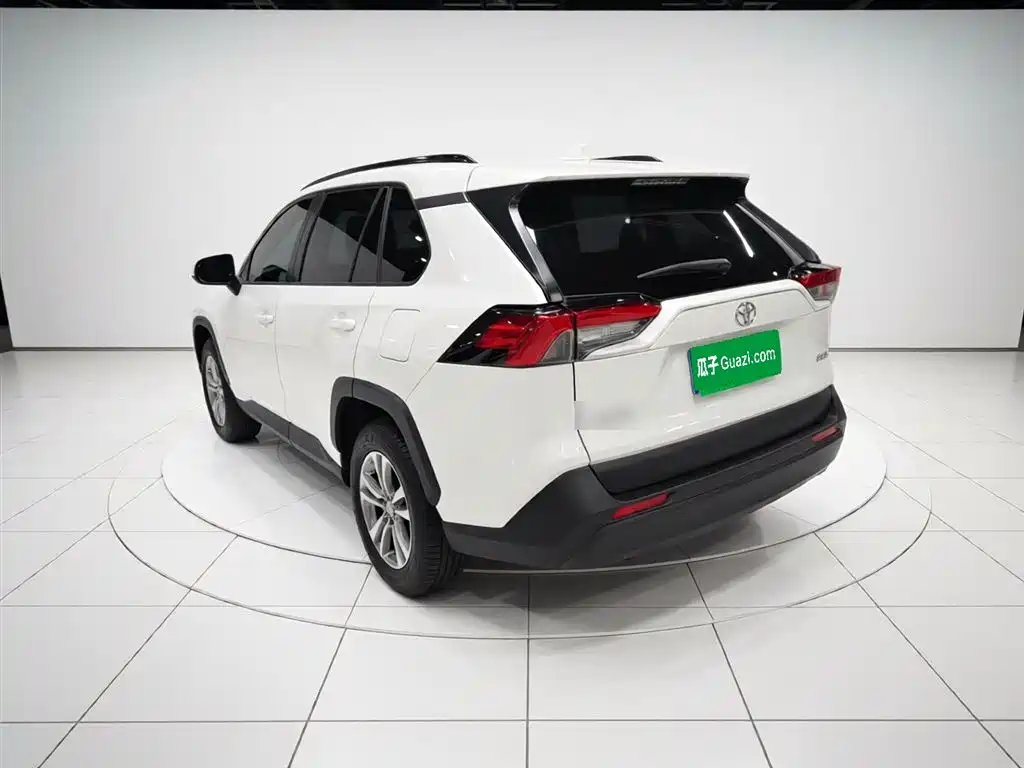 Toyota RAV4 Rongfang 2023 2.0L CVT 2WD Urban Edition фото 5