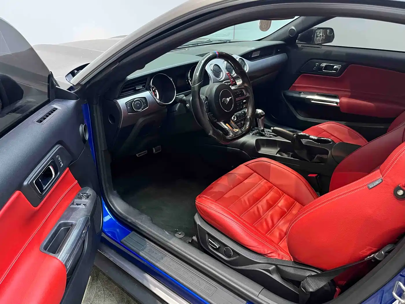 Ford Mustang 2017 2.3T Performance Edition фото 9
