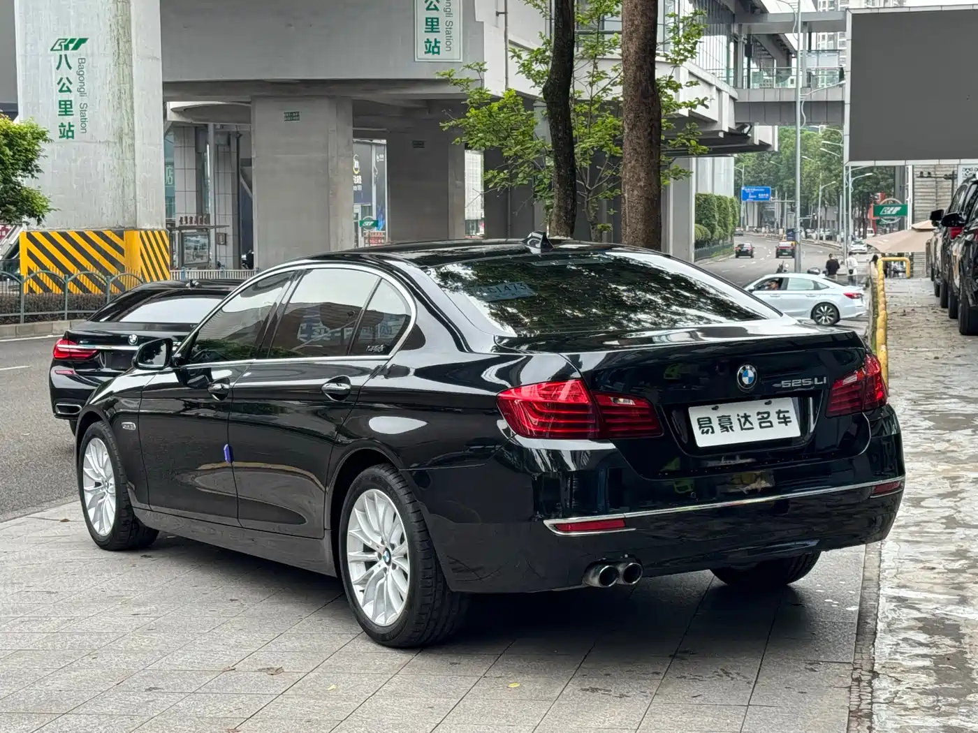 BMW 5 Series 2014 525Li Luxury Design Package фото 15
