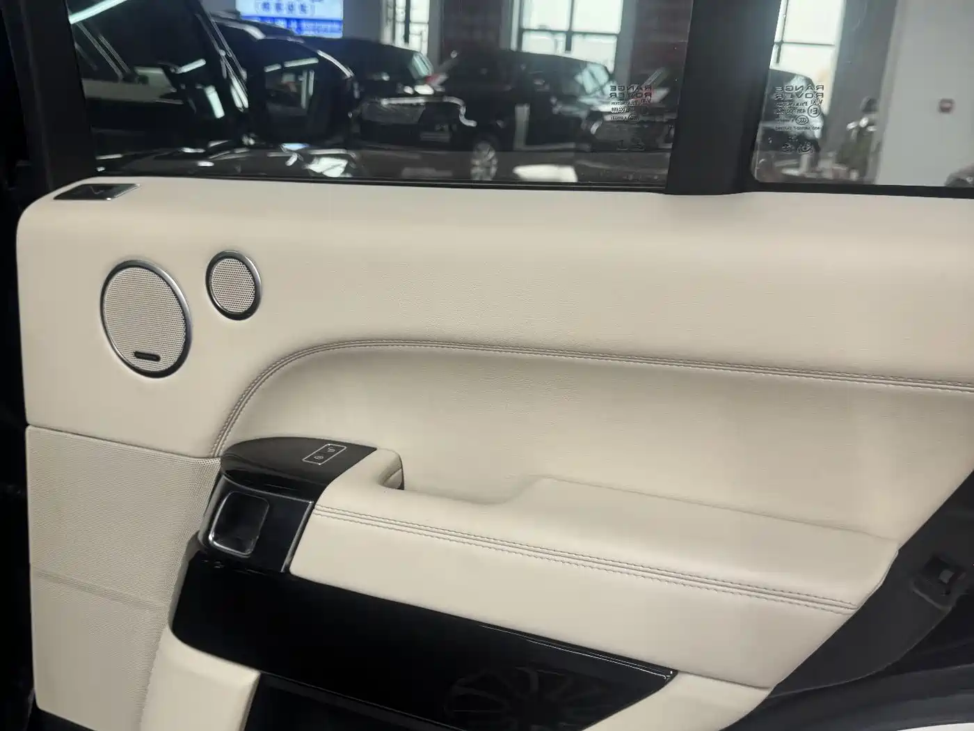 Land Rover Range Rover 2014 3.0 SC V6 Vogue SE фото 17