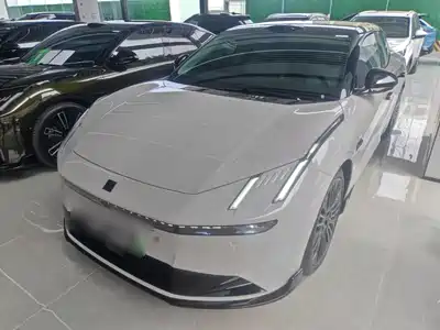 Lynk & Co 10