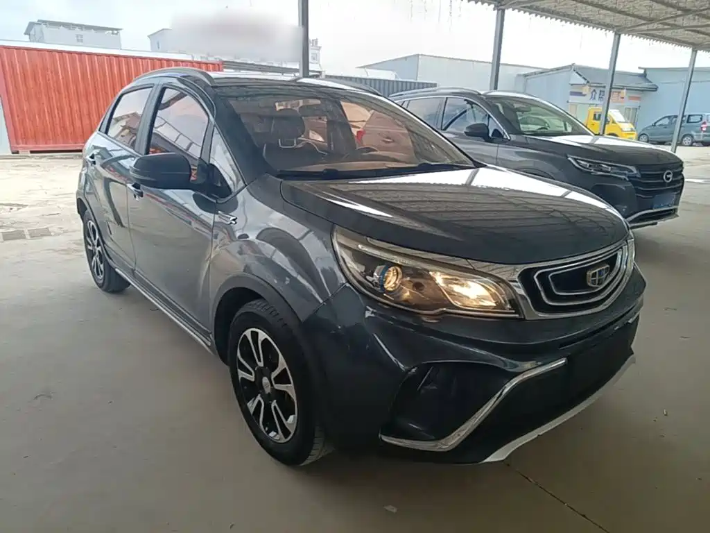 Фото 4 - Geely Vision X3