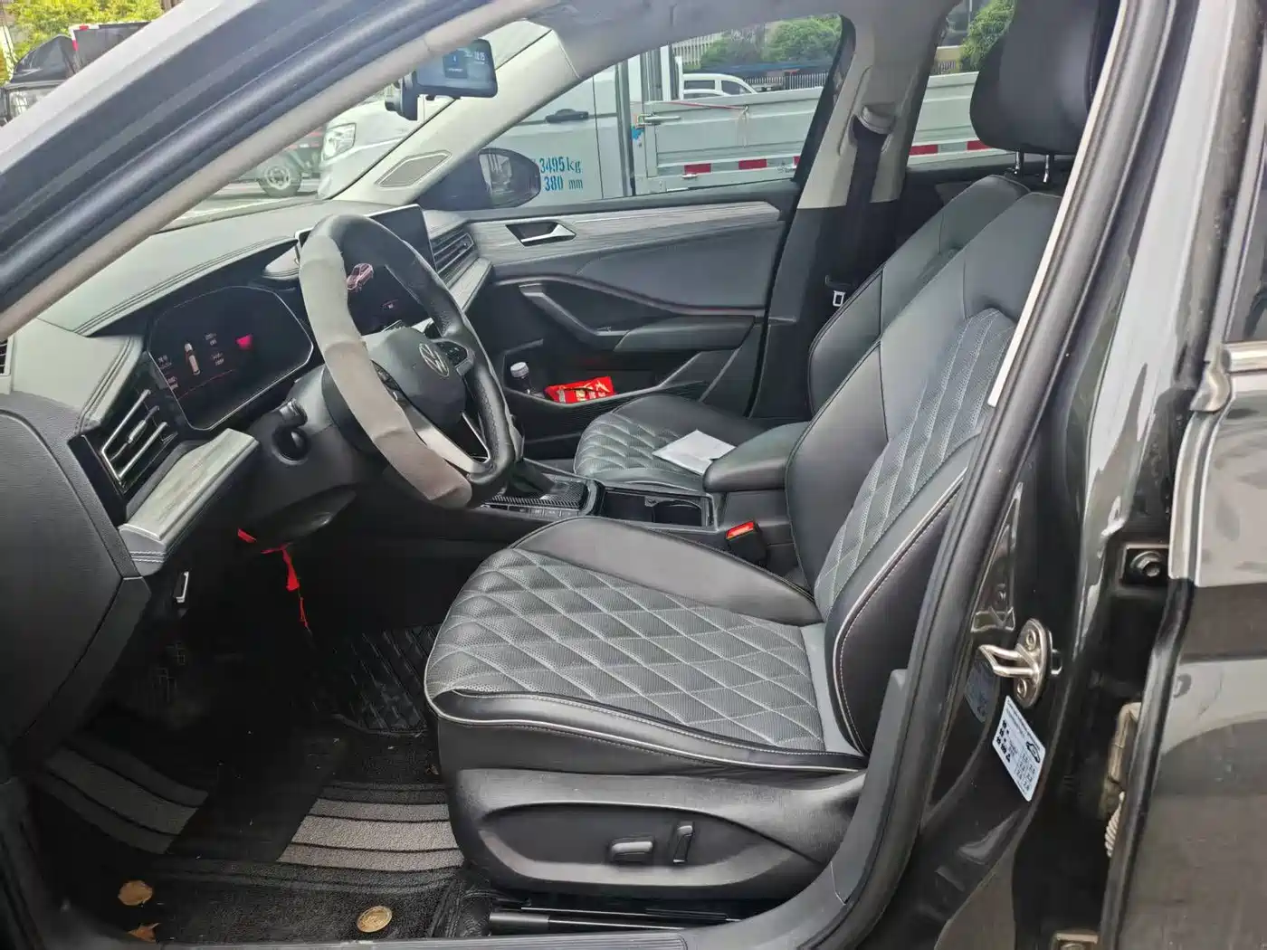 Volkswagen Sagitar 2023 300TSI DSG Surpassing Edition фото 9