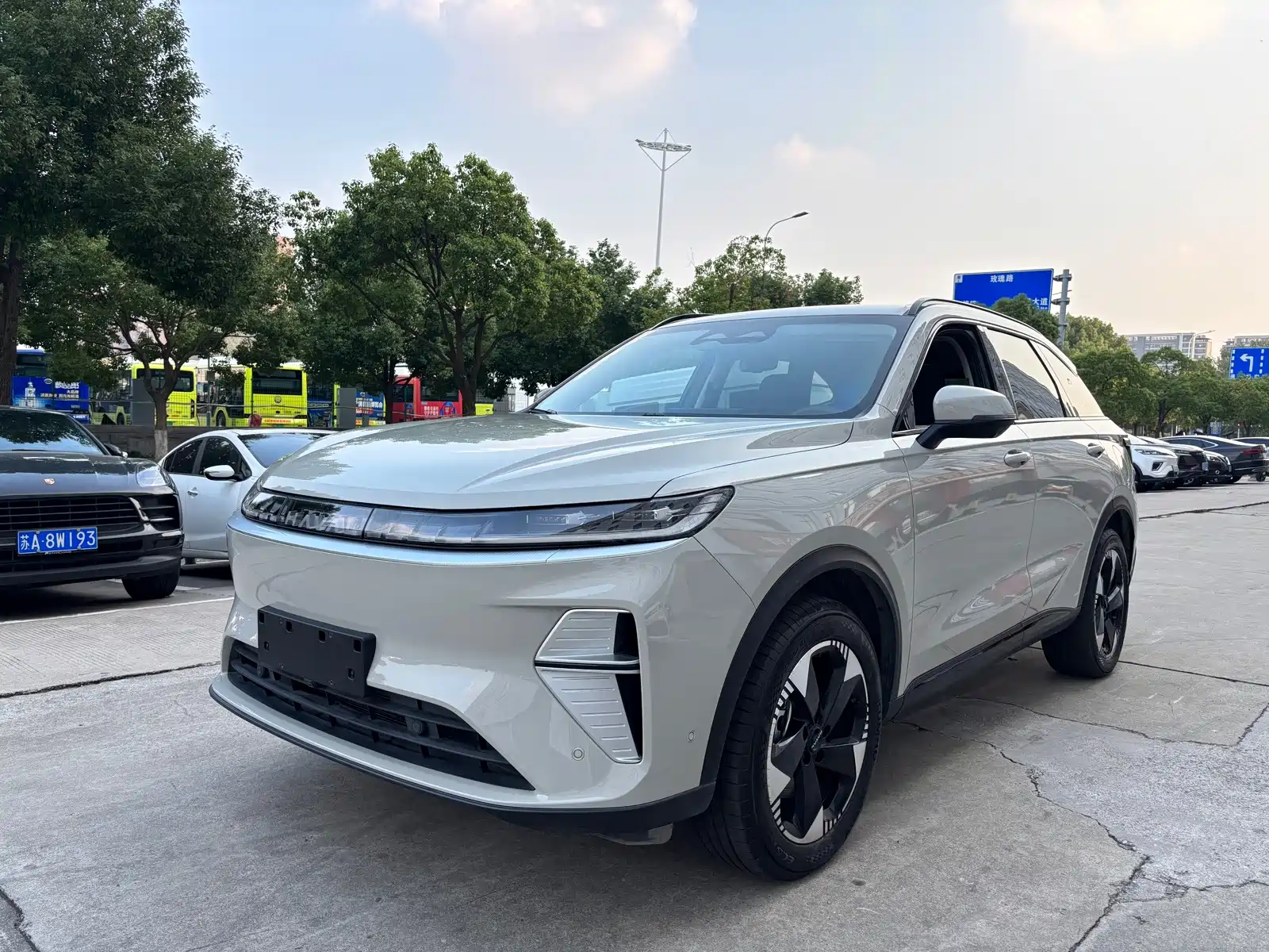 Photo 1 - Haval Xiaolong MAX