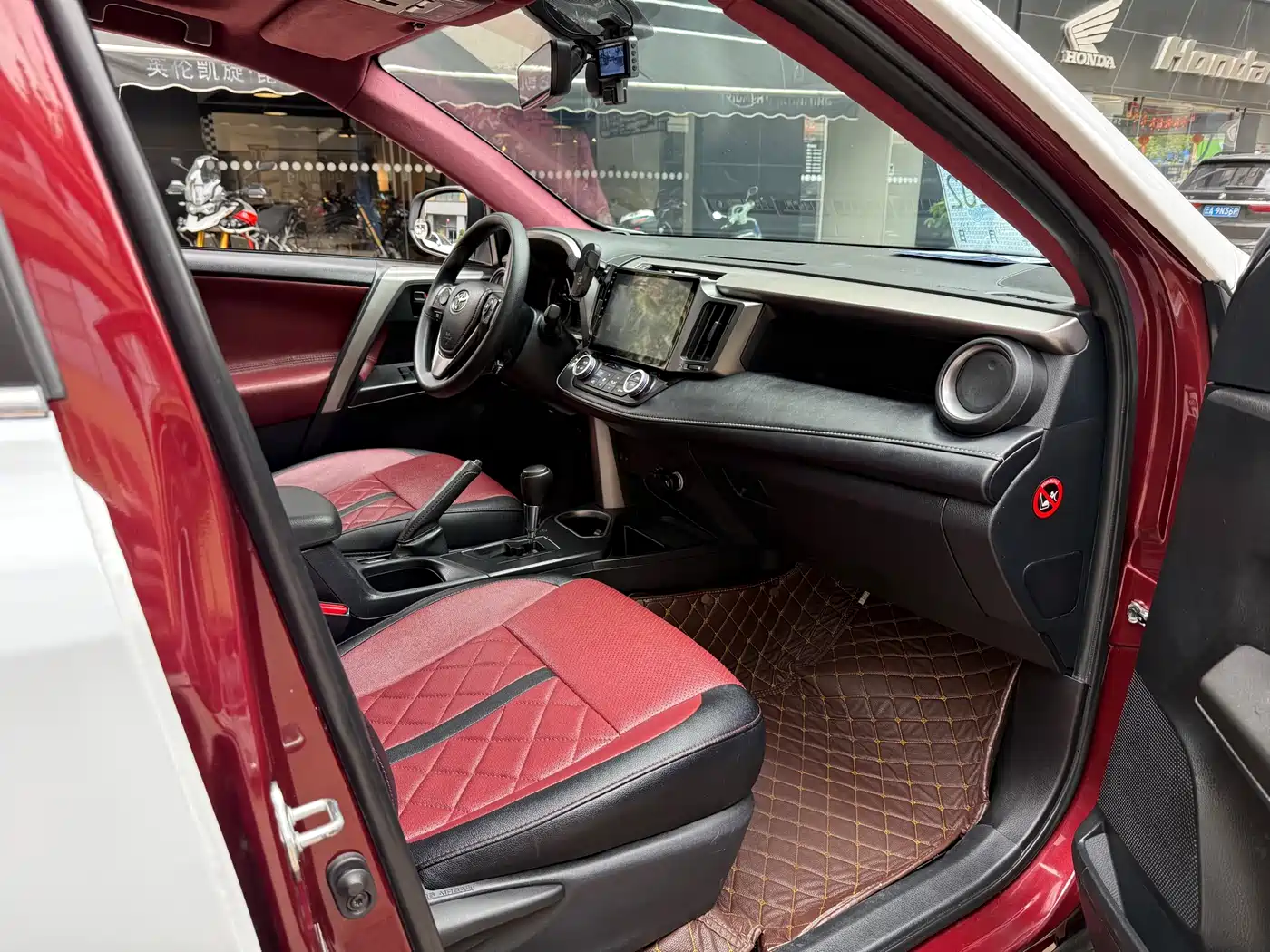 Toyota RAV4 Rongfang 2019 2.0L CVT 2WD Style X Limited Edition China VI фото 19
