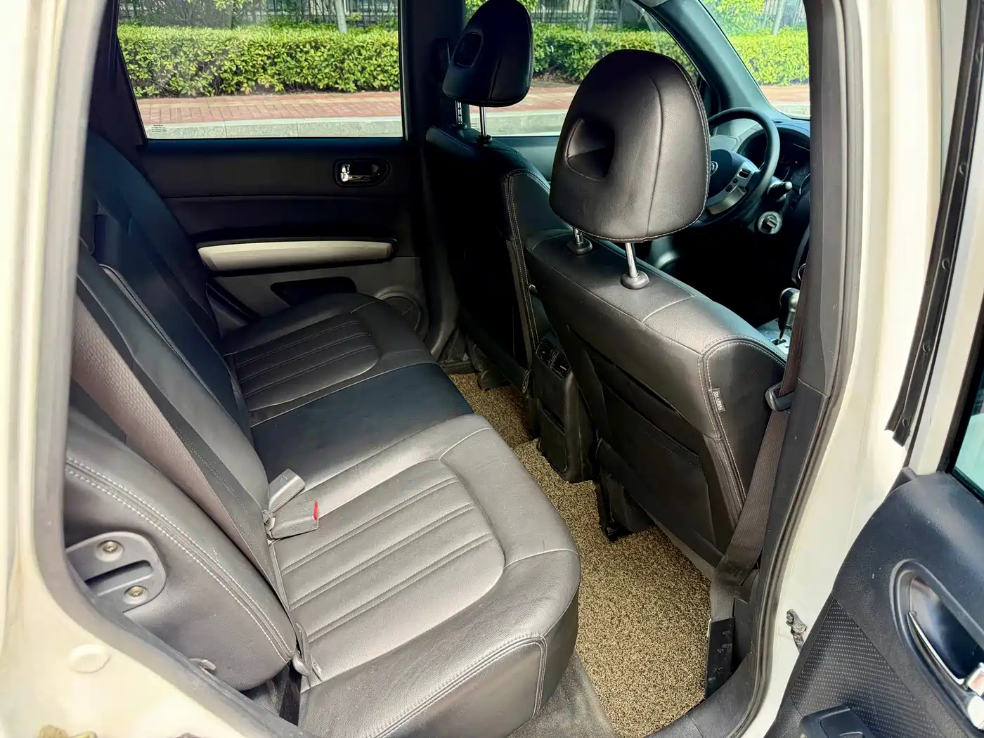 Dongfeng Fengdu MX6 2015 2015 2.0L CVT 2WD Dream Edition