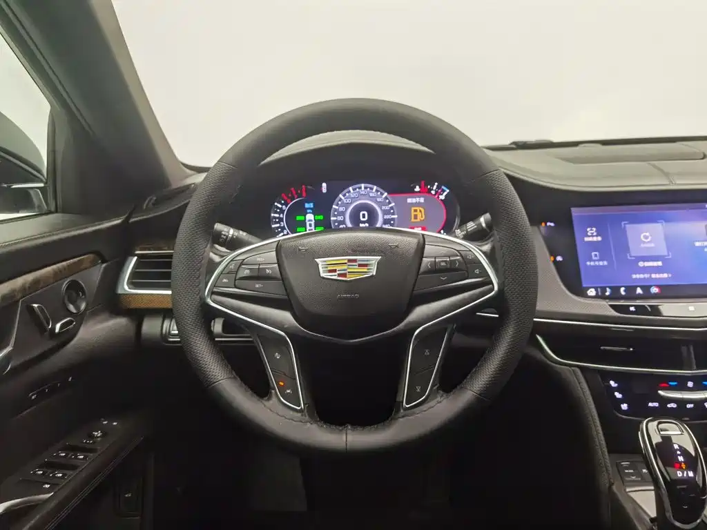Фото 11 - Cadillac CT6