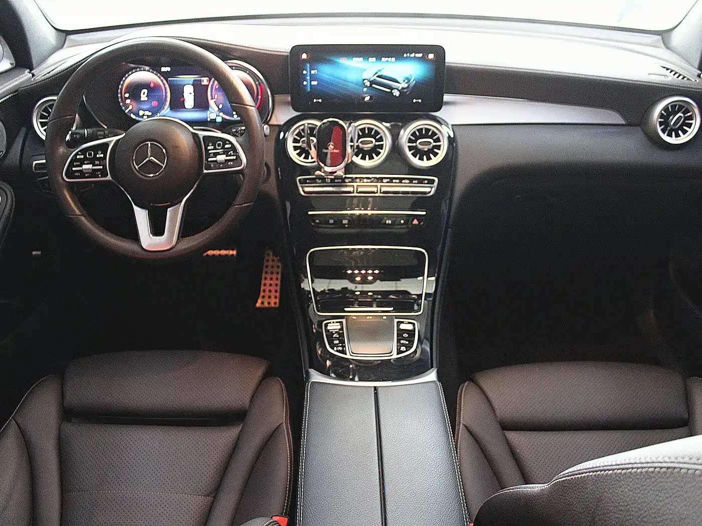 Mercedes-Benz GLC 2021 GLC 260 L 4MATIC Sporty фото 4