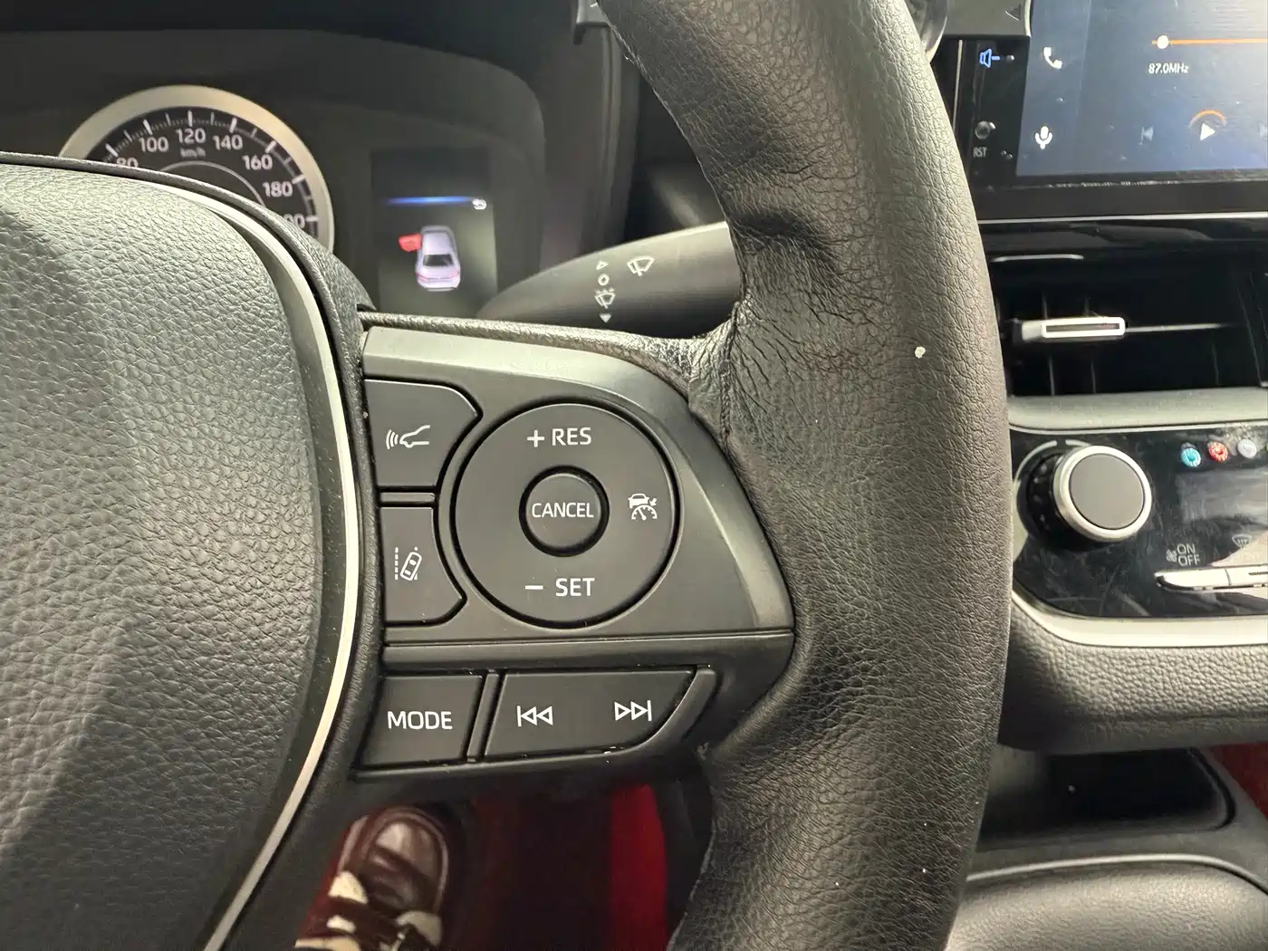 Toyota Levin 2022 185T CVT Luxury Edition фото 13