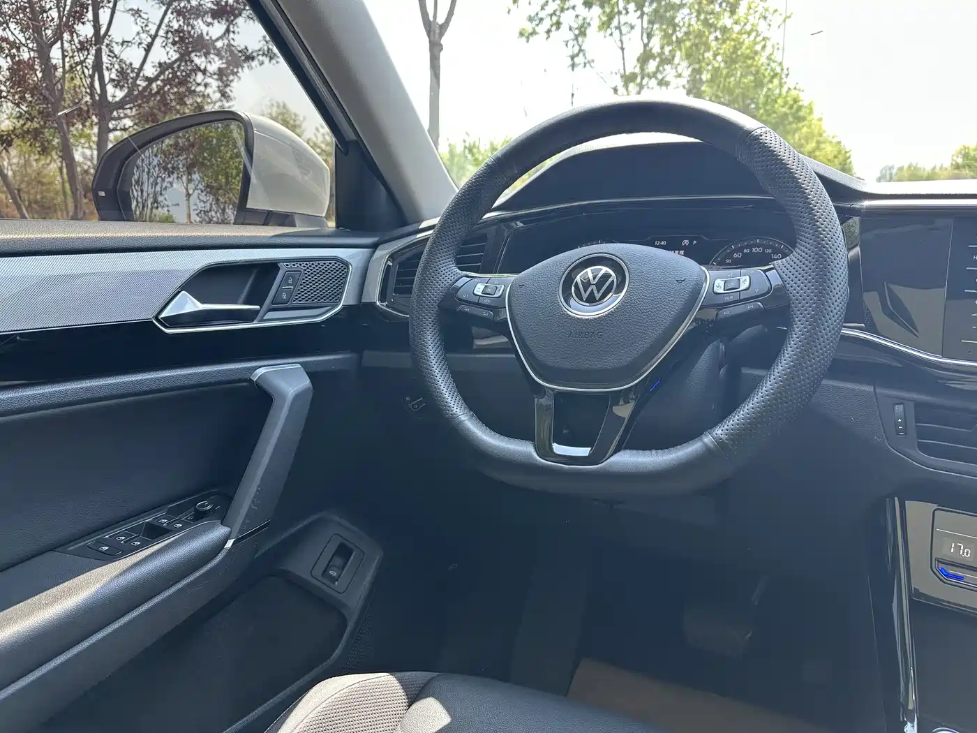 Volkswagen Tayron 2022 280TSI 2WD Luxury Smart Connect Edition фото 12