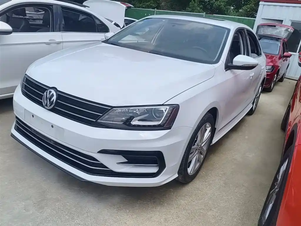 Volkswagen Sagitar 2018 280TSI DSG Spark Edition фото 2