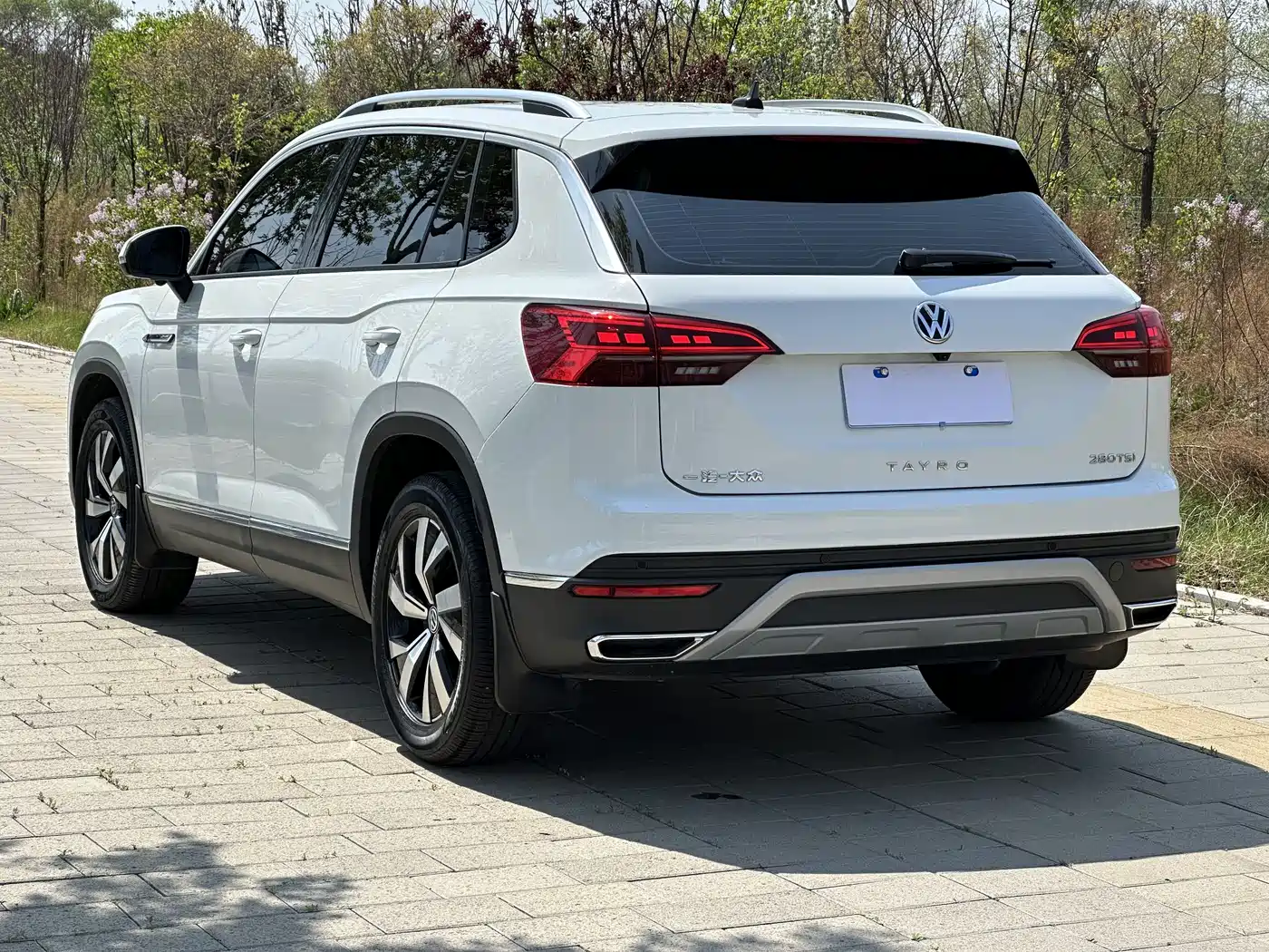Volkswagen Tayron 2022 280TSI 2WD Luxury Smart Connect Edition фото 5