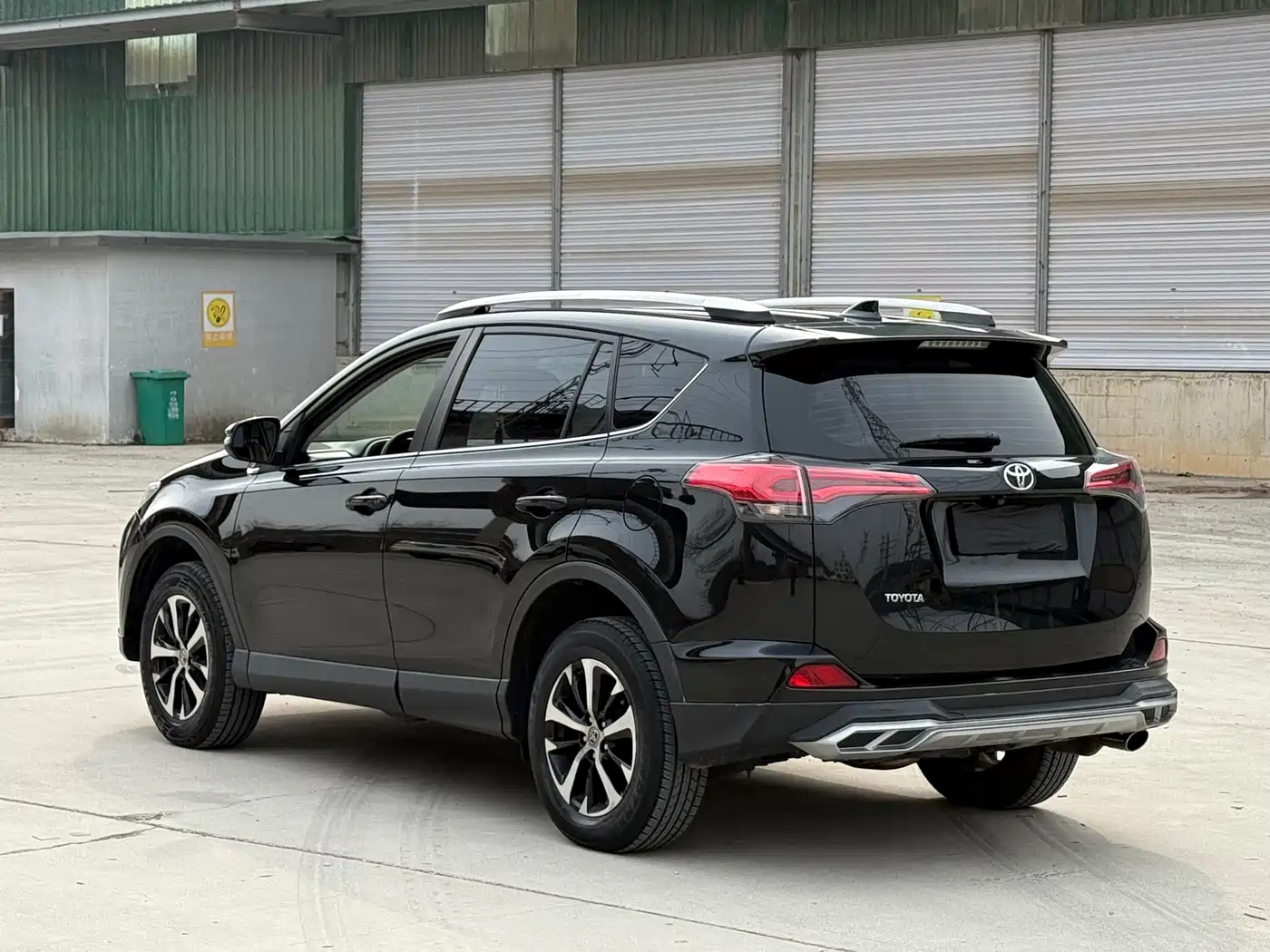Toyota RAV4 Rongfang 2016 2.0L CVT 2WD Urban (China V) фото 7