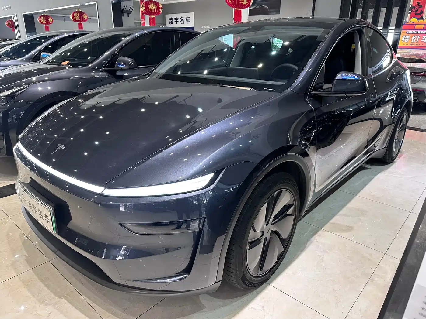 TESLA MODEL Y