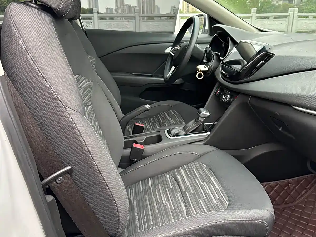 Chevrolet Cavalier 2018 320 Auto Enjoy Sunroof Edition фото 11