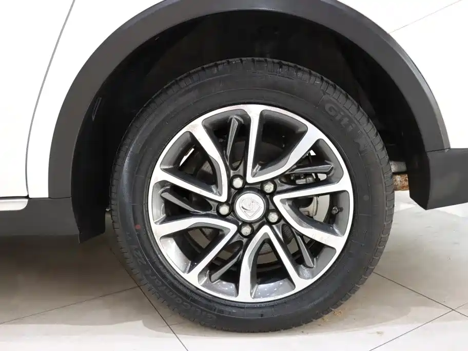 Фото 20 - Baojun 730