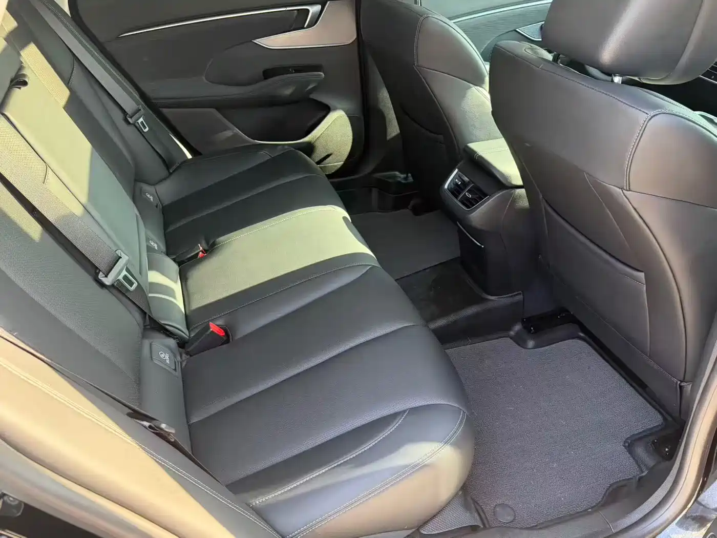 Buick LaCrosse 2025 Model 28T Platinum Edition фото 15