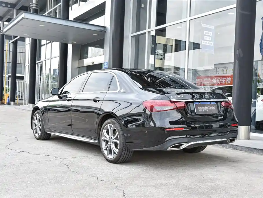 Mercedes-Benz E-Class 2022 E 300 L Sport Fashion фото 6