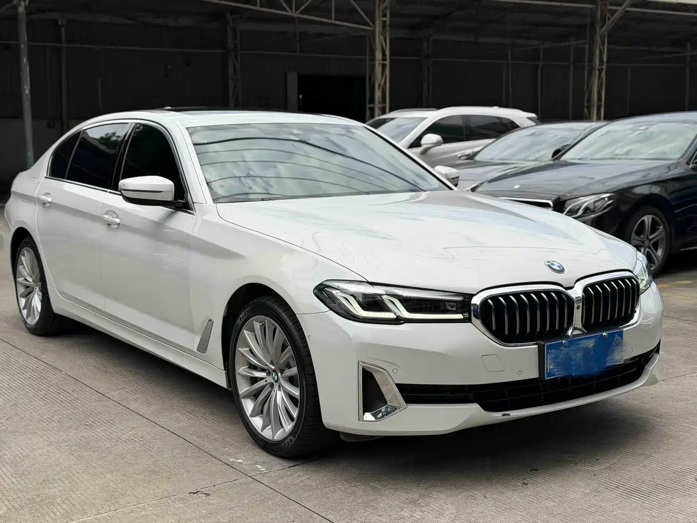 BMW 5 Series 2021 530Li Premium Luxury Package фото 3