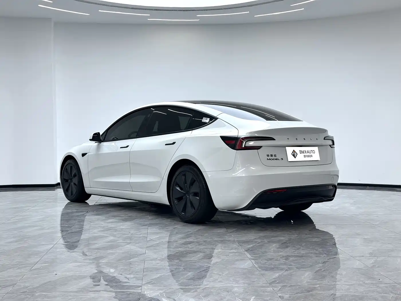 Tesla Model 3 2026 2025 Model Year Facelift Rear-Wheel Drive