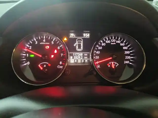 Nissan Qashqai 2013 2.0XV Xuan CVT 2WD — фото 4