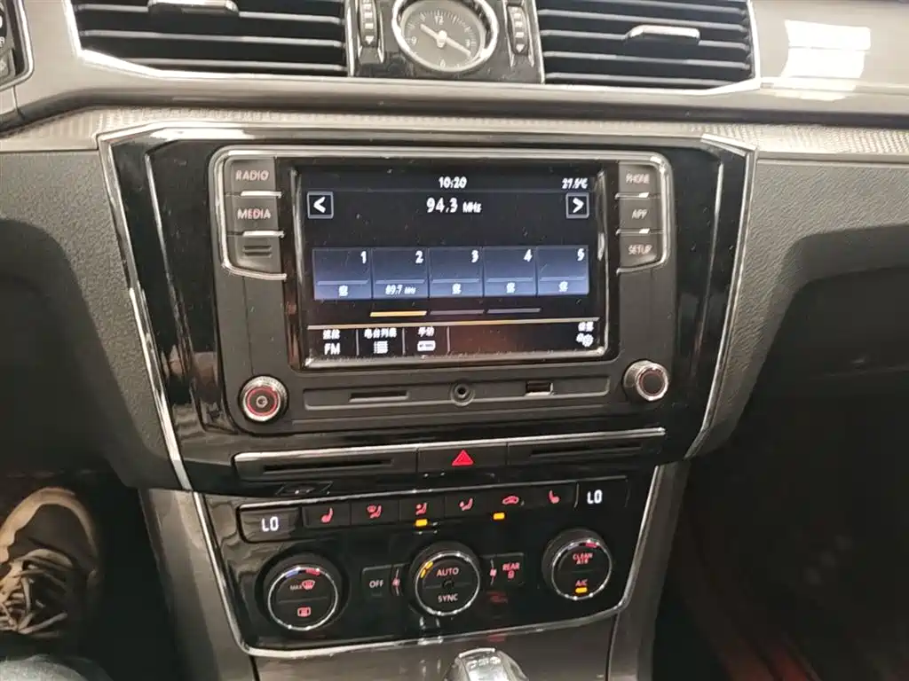 Volkswagen Passat 2017 330TSI DSG Prestige фото 13
