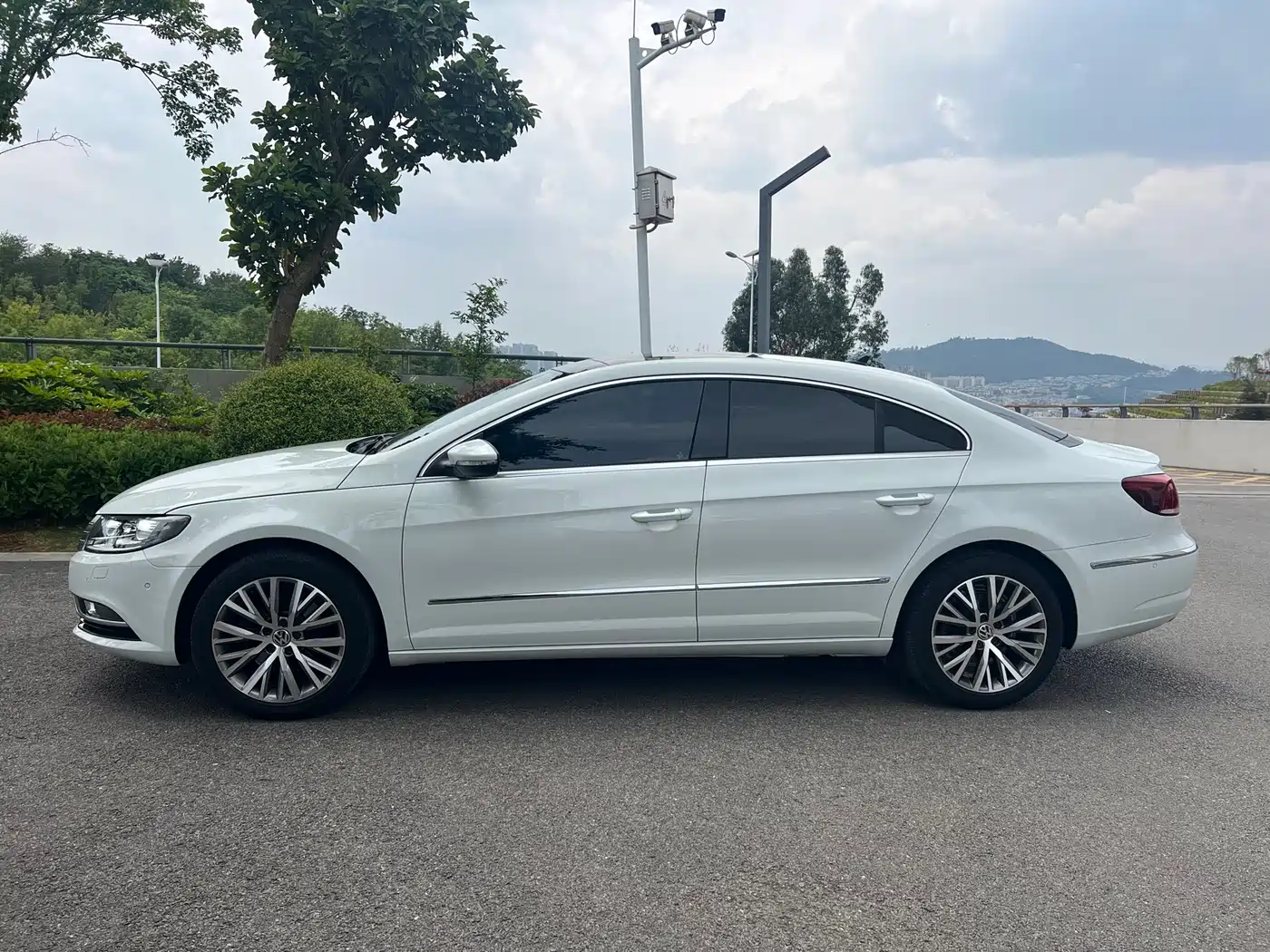 Volkswagen FAW-Volkswagen CC 2016 Model 1.8TSI Premium фото 7