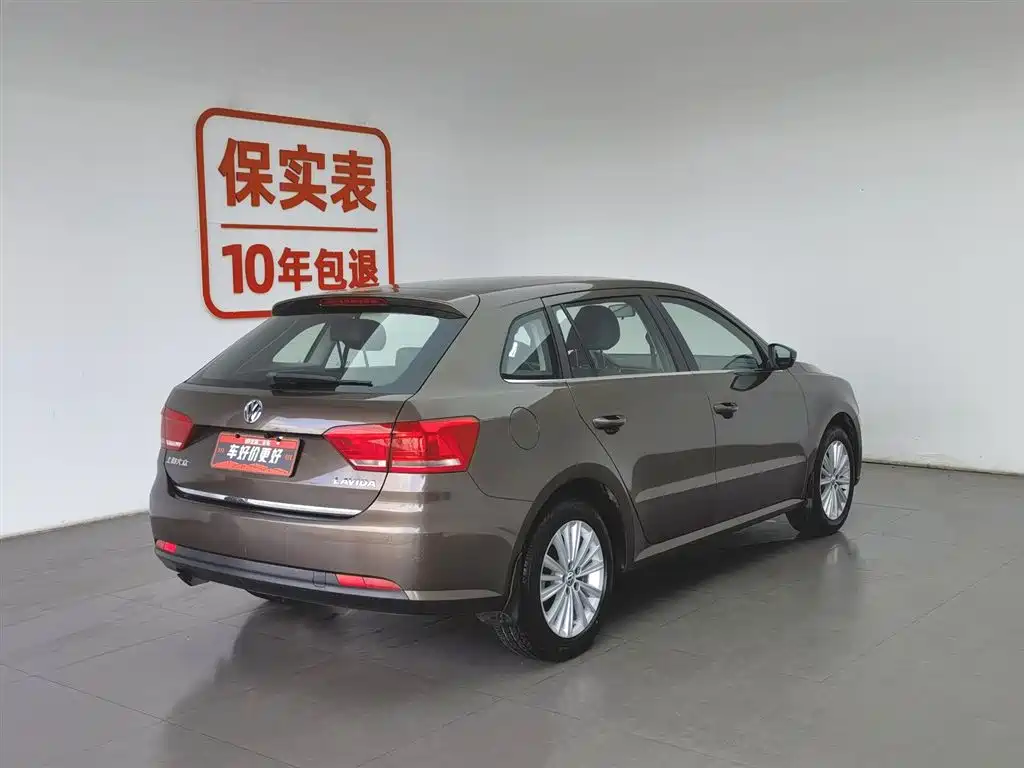 Volkswagen Lavida Tour 2013 1.6L Manual Comfort фото 2