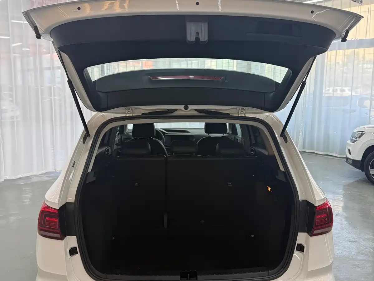 Volkswagen Tharu 2021 Model 280TSI 2WD Trend Edition фото 10