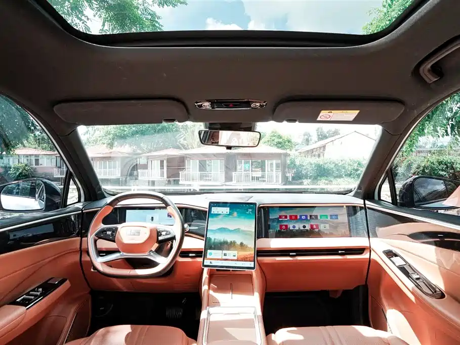 Geely Galaxy Galaxy L7 2025 EM-i 115km Explorer+ Edition фото 9