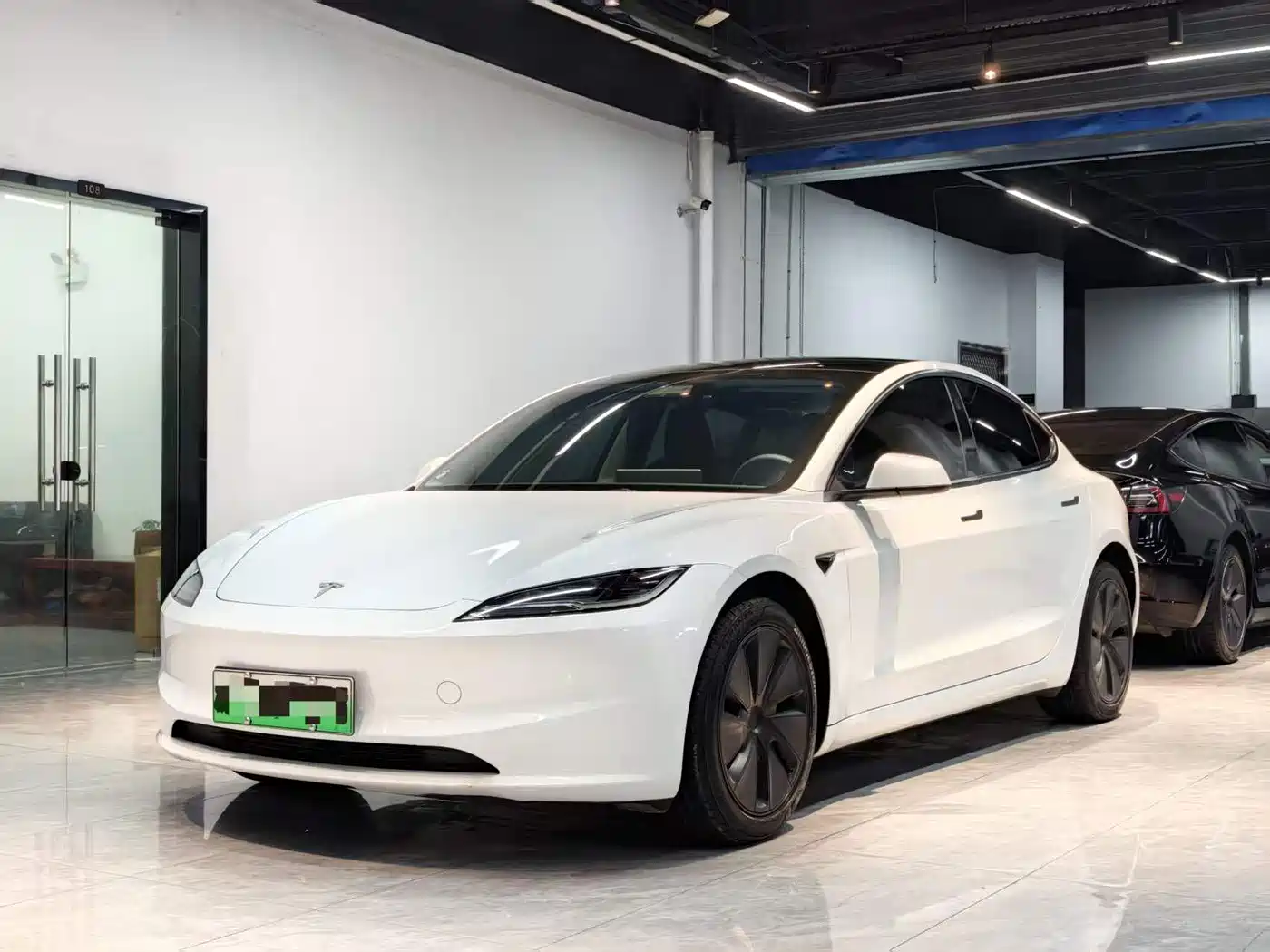 Tesla Model 3 2025