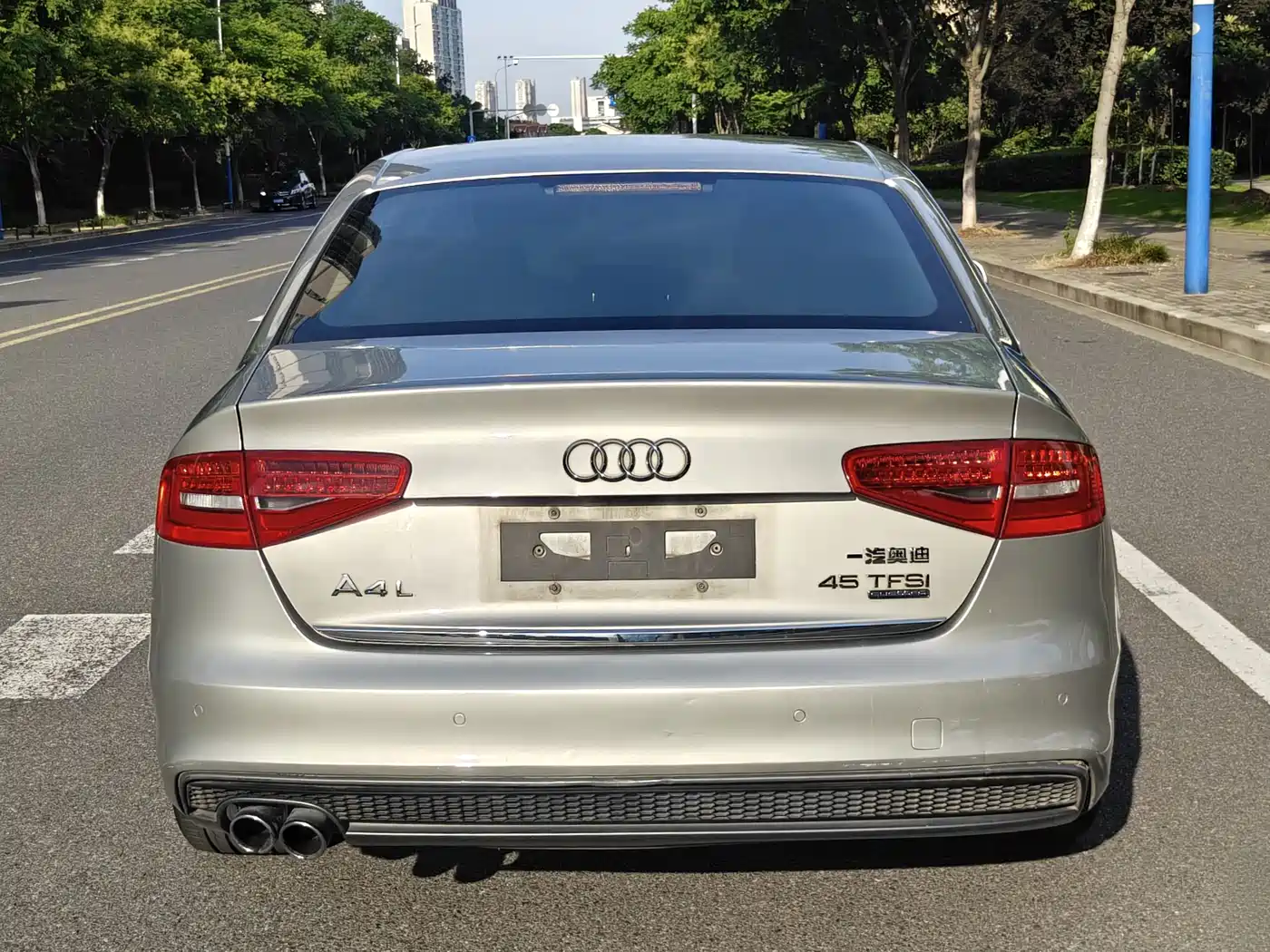 Фото 6 - Audi A4L