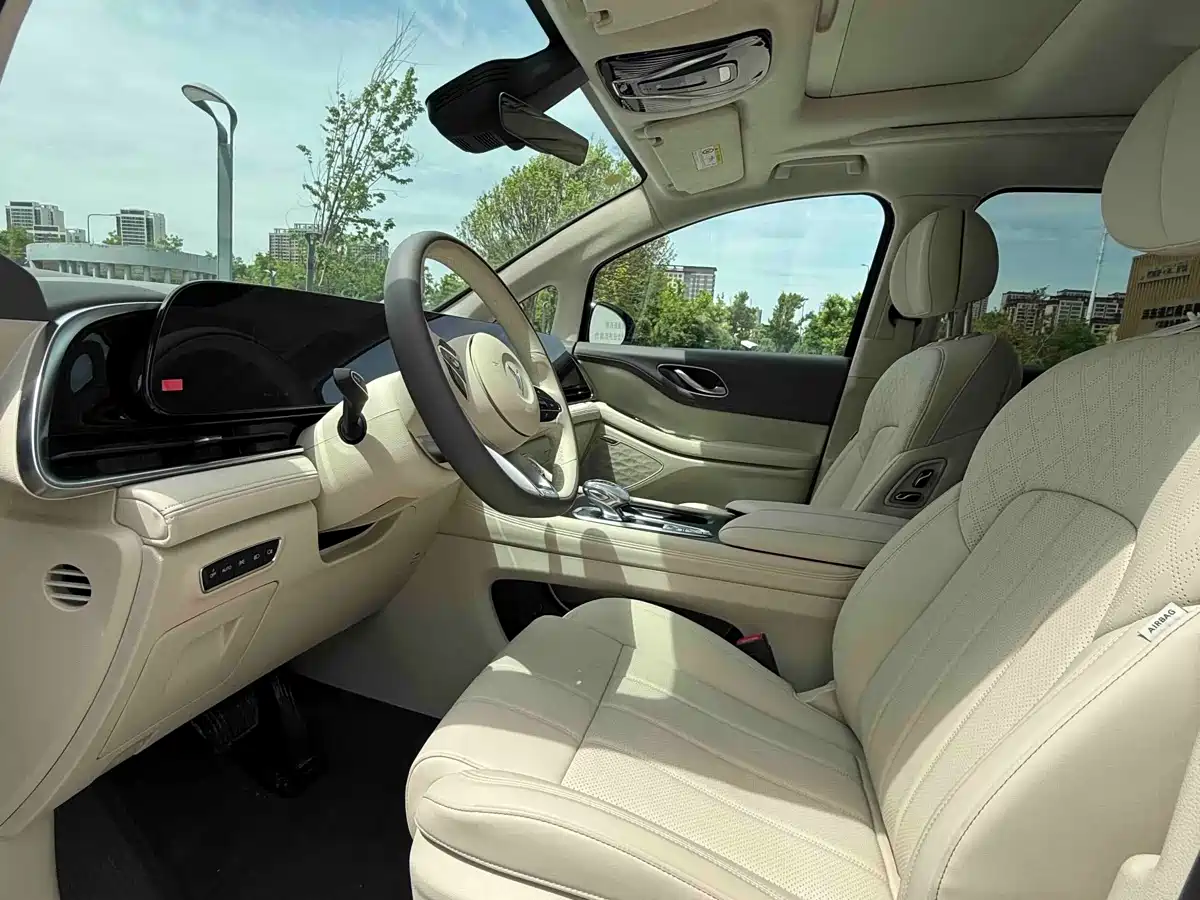 Voyah Auto Voyah Dreamer 2024 PHEV Ultra Long Range Premium Edition фото 5
